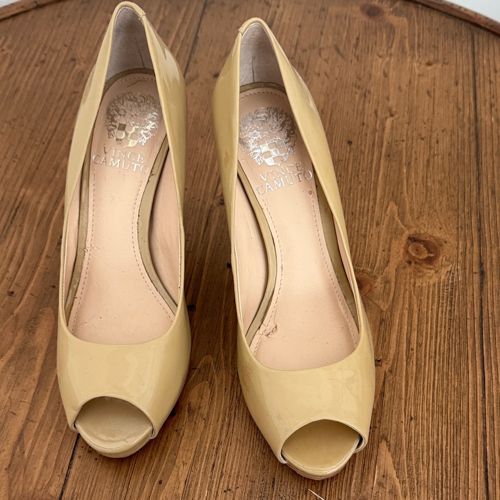 Vince Camuto Women's Cream Peep Toe Heels